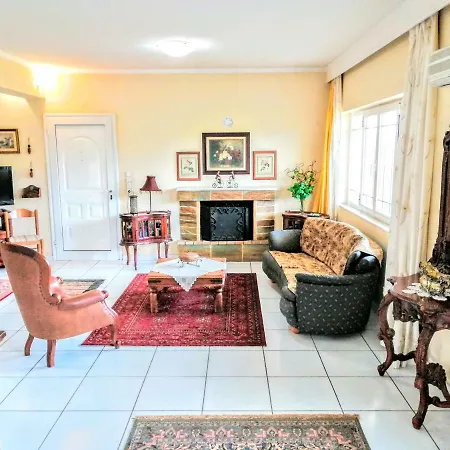 Holiday home Avlidia Artemis House